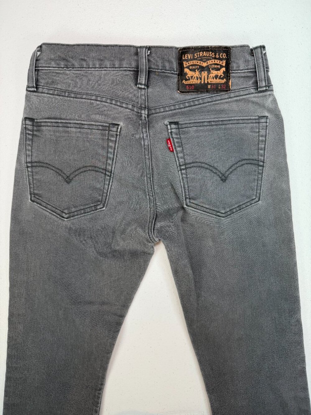 Levis 510 Skinny Jeans Mens 31x32 Gray Stretch Denim Slim Fit Red Detail